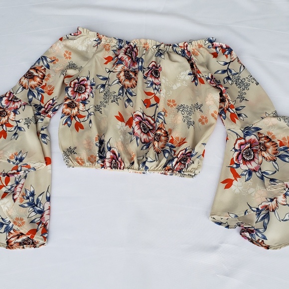 Off shoulder floral blouse - Picture 2 of 2
